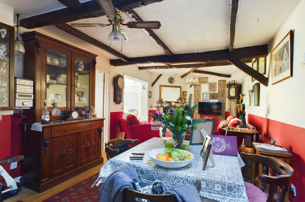 CAM02519G0-PR0211-STILL014