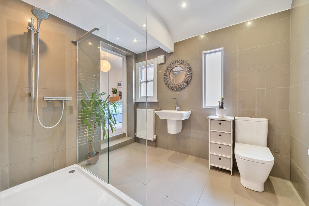 Jack &amp; Jill Shower Room