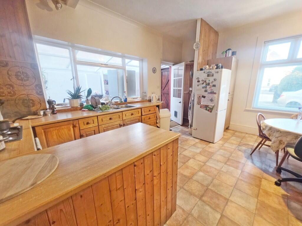 Kitchen / Br&#39;Fast Rm