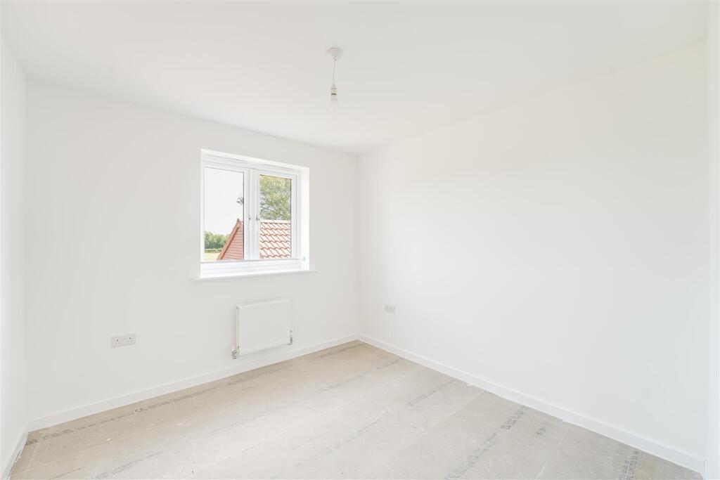 11 - bedroom.jpg