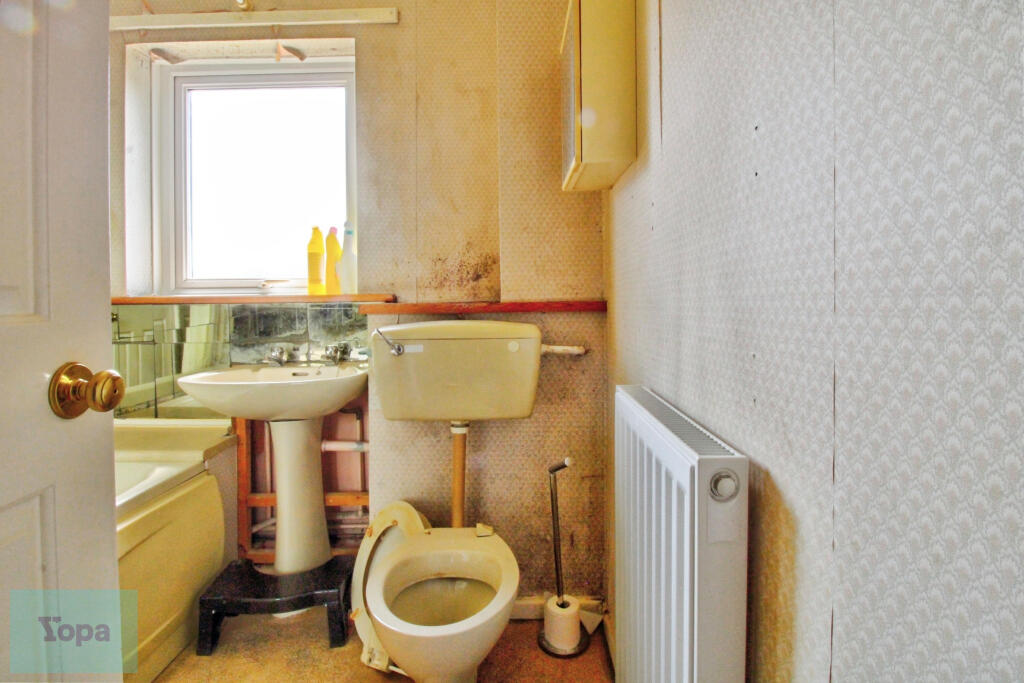 0876a7e9-Bathroom