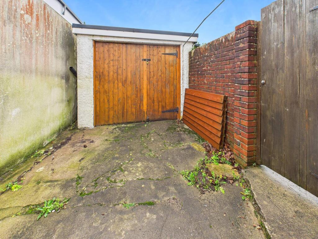 Garage &amp; Driveway