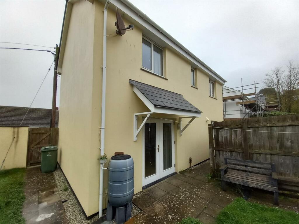 1 Kiln Close Rear.jpg