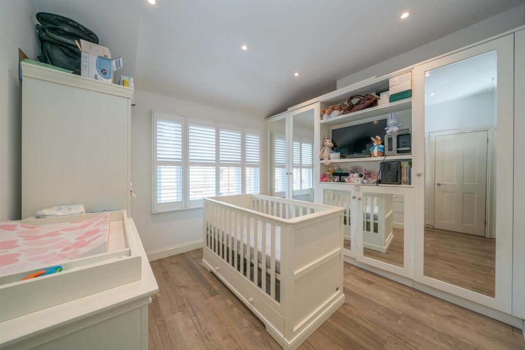 En-Suite to Bedroom 2