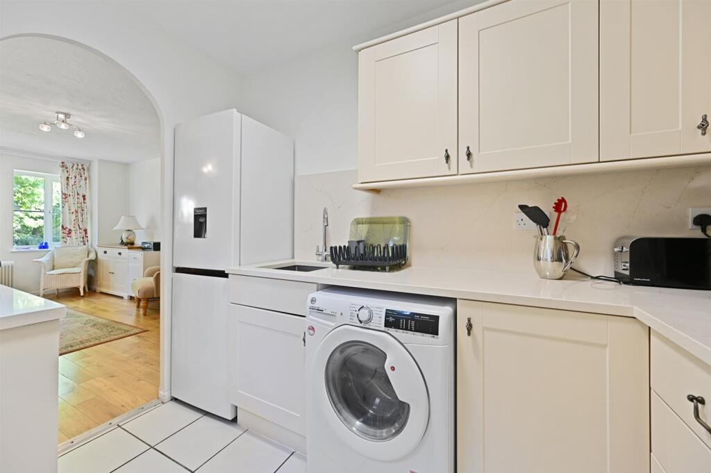 RCREE - 3 bampton court - KitchenA.jpg