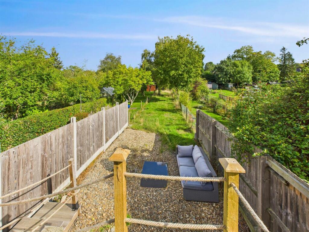 9 The Leys garden shot.jpg