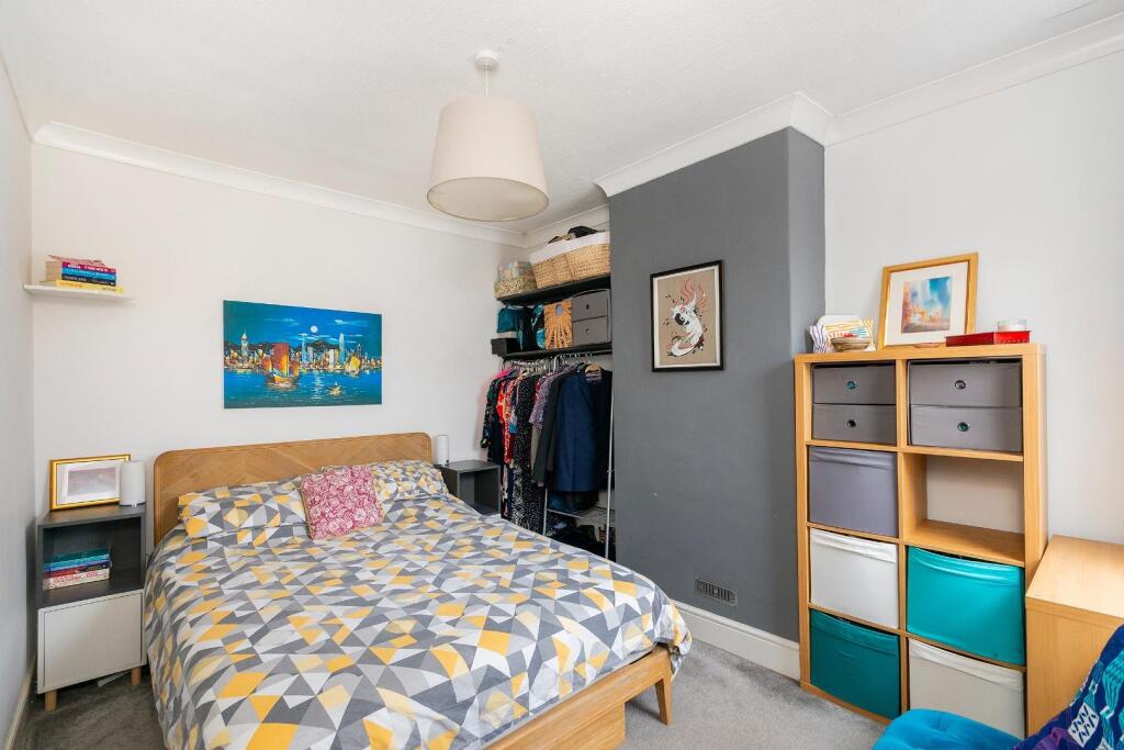 2W4RBN - Bedroom F.jpg
