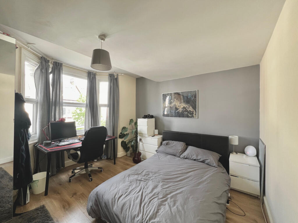 First Floor, Room 4