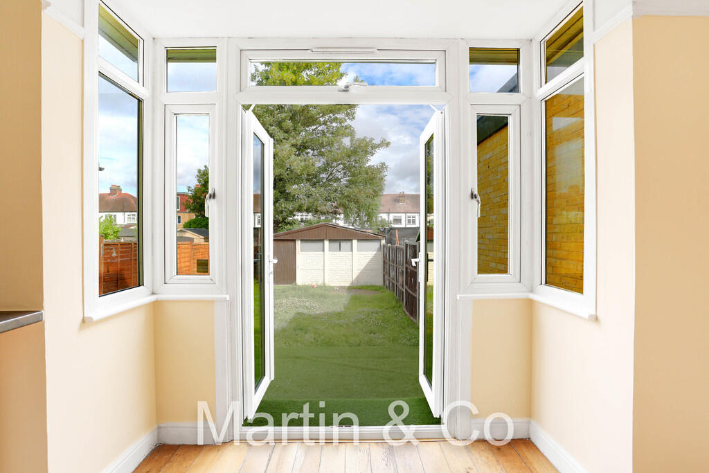 1494137015 - 77 C...