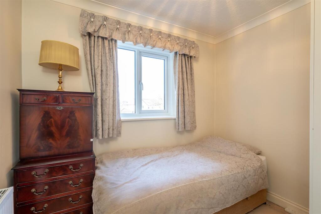 Bedroom 2.jpg