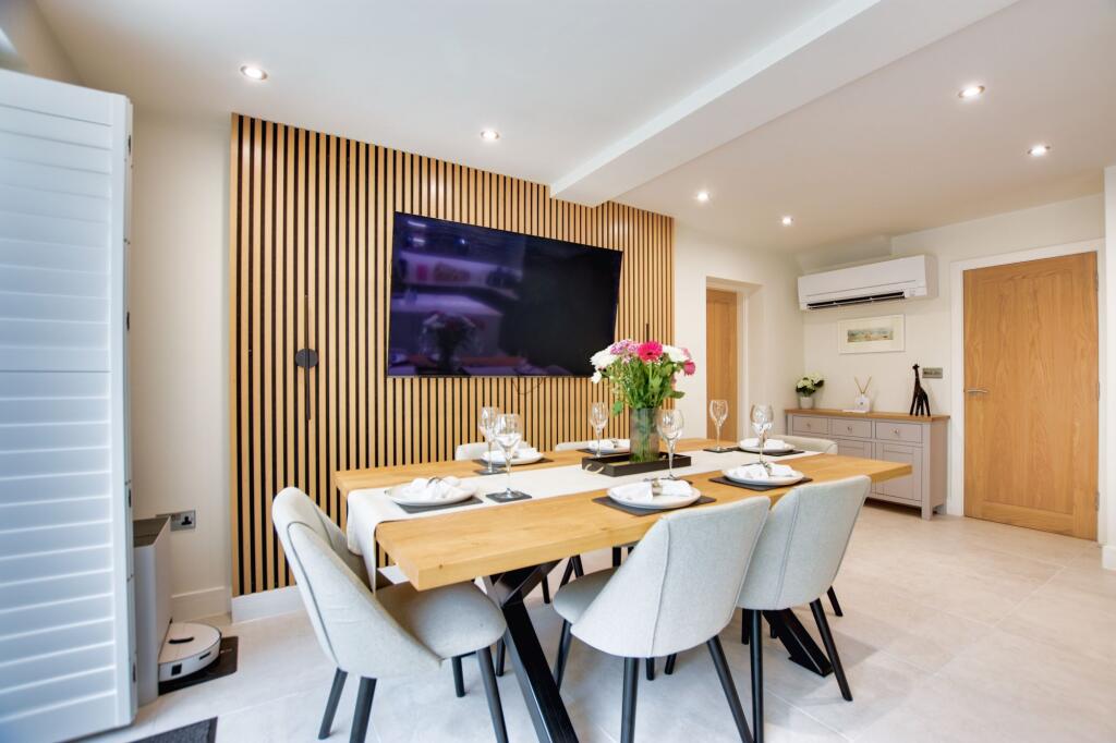 Open Plan Fitted Kitchen Dining Room