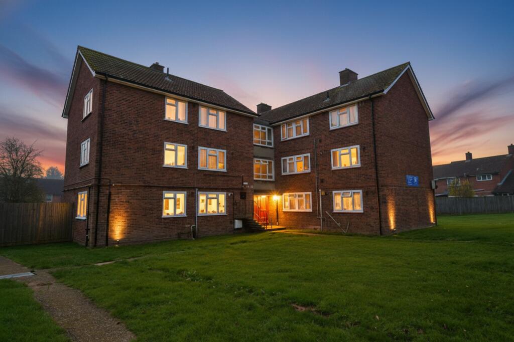 Compton Crescent, Northolt, UB5