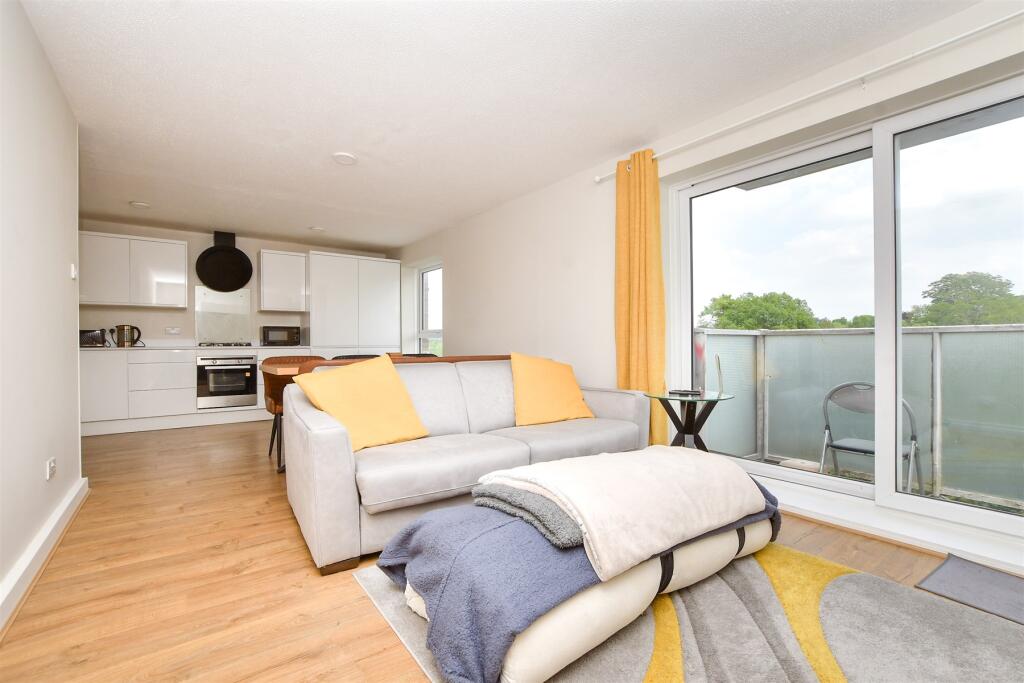 Kitchen / Living Room