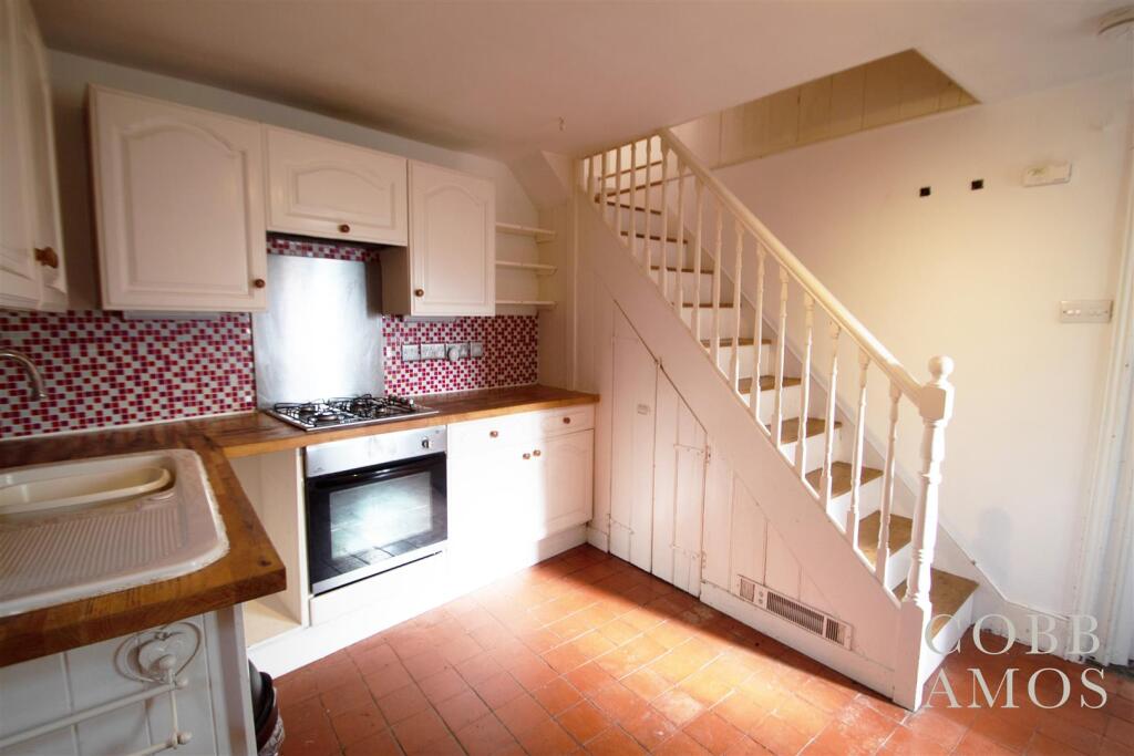 Kitchen 1.jpg