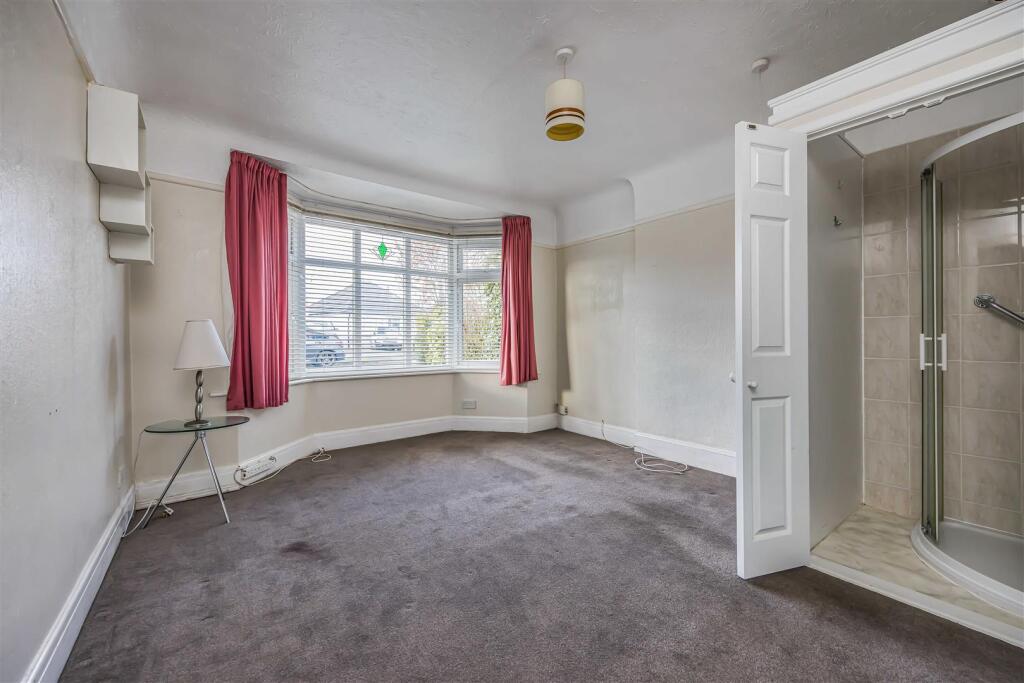 28 Warfield Crescent, Waterlooville-Small-PorticoM