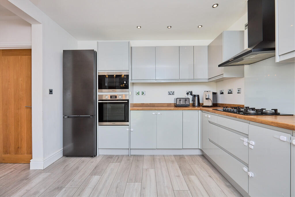 Edward Knight 202...