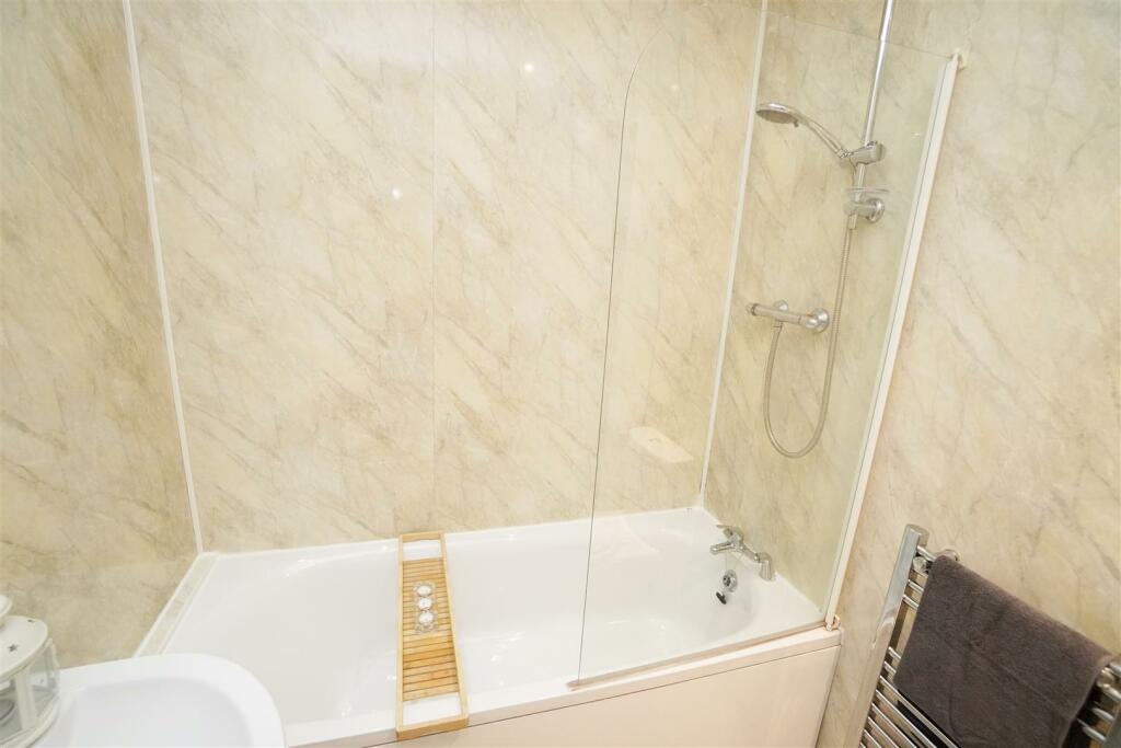 bathroom1.jpg