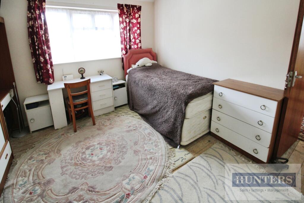 Bedroom One (2/2)