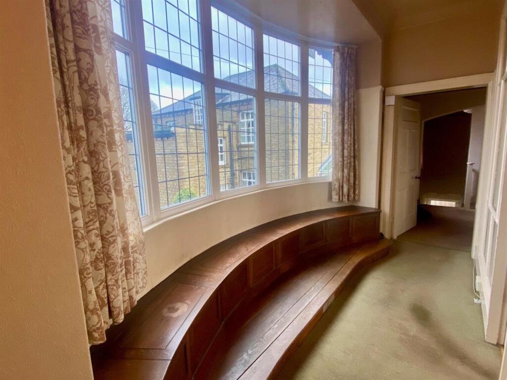 fitted window seat in landing.jpg