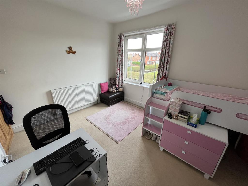 Bedroom 2 Aspect 2.jpg