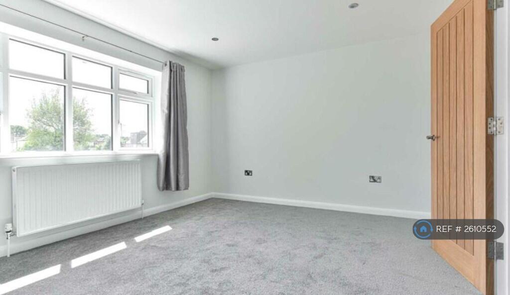 Bed 1 - 3.53 x 4.29mtrs
