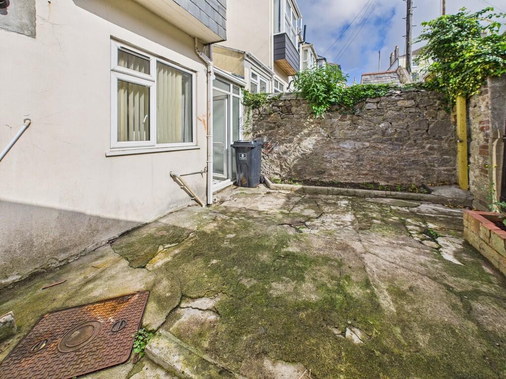 CAM03974G0-PR0204...