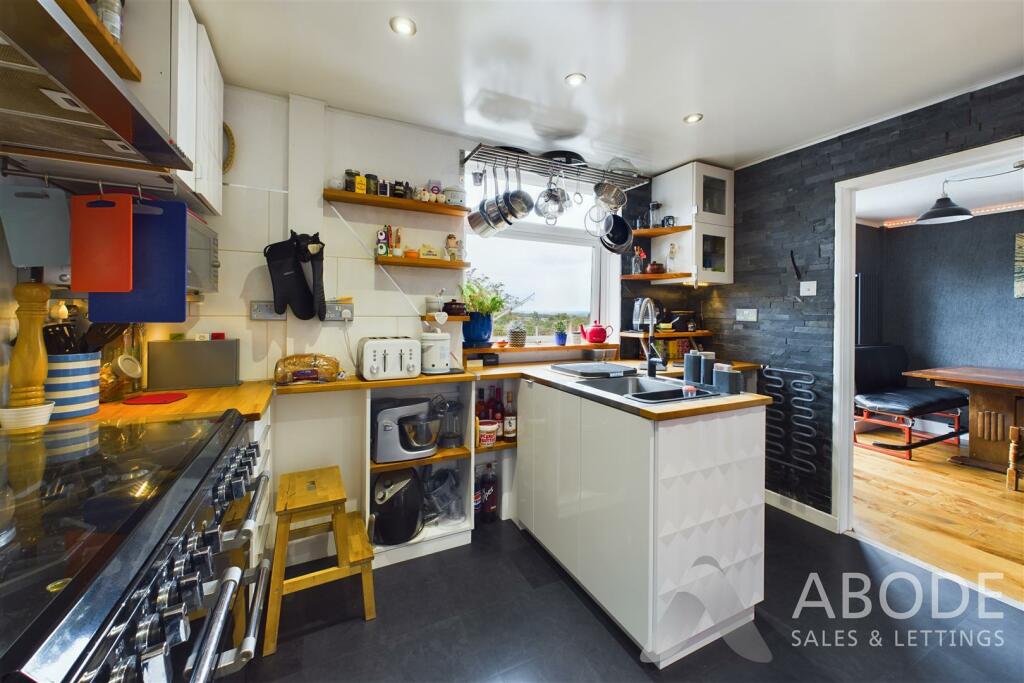 CAM04151G0-PR0014-STILL006.jpg