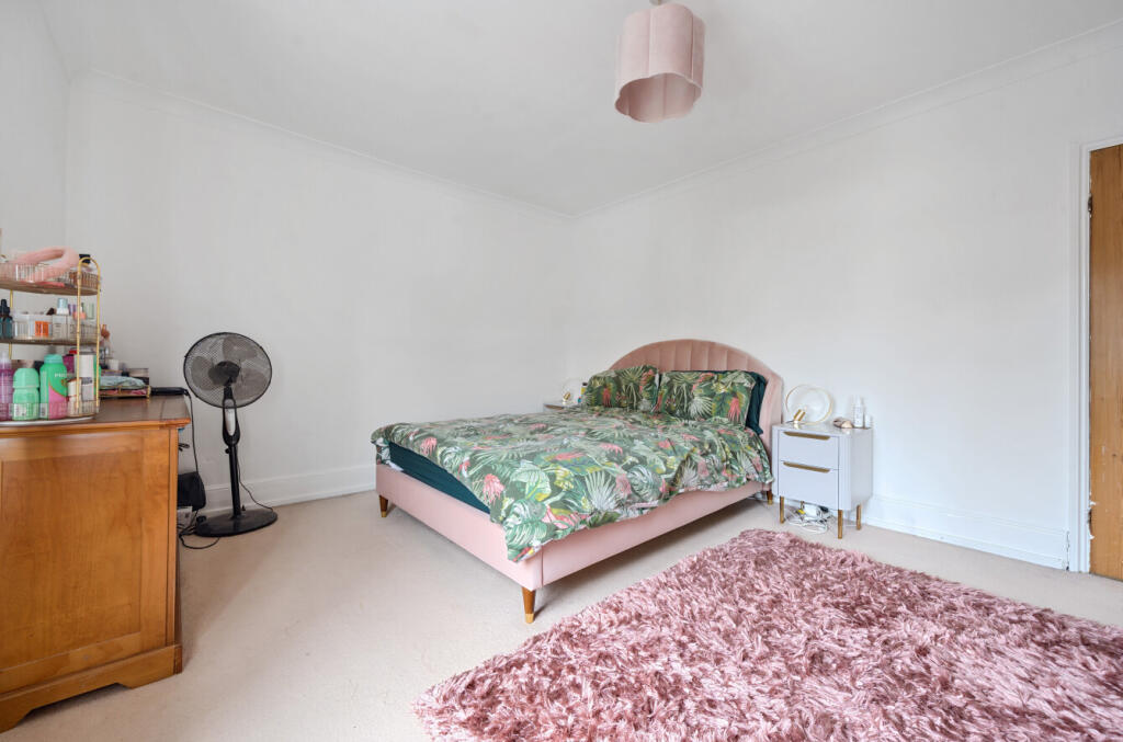 1330960-3-688b445...