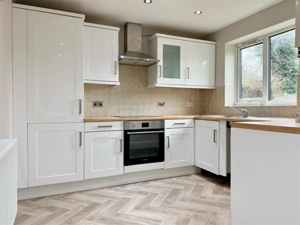 Kitchen (1).jpg