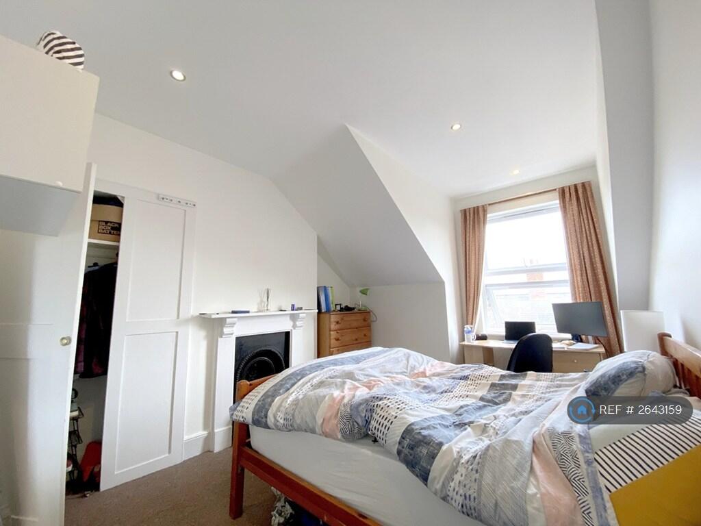 Top Floor Back Bedroom