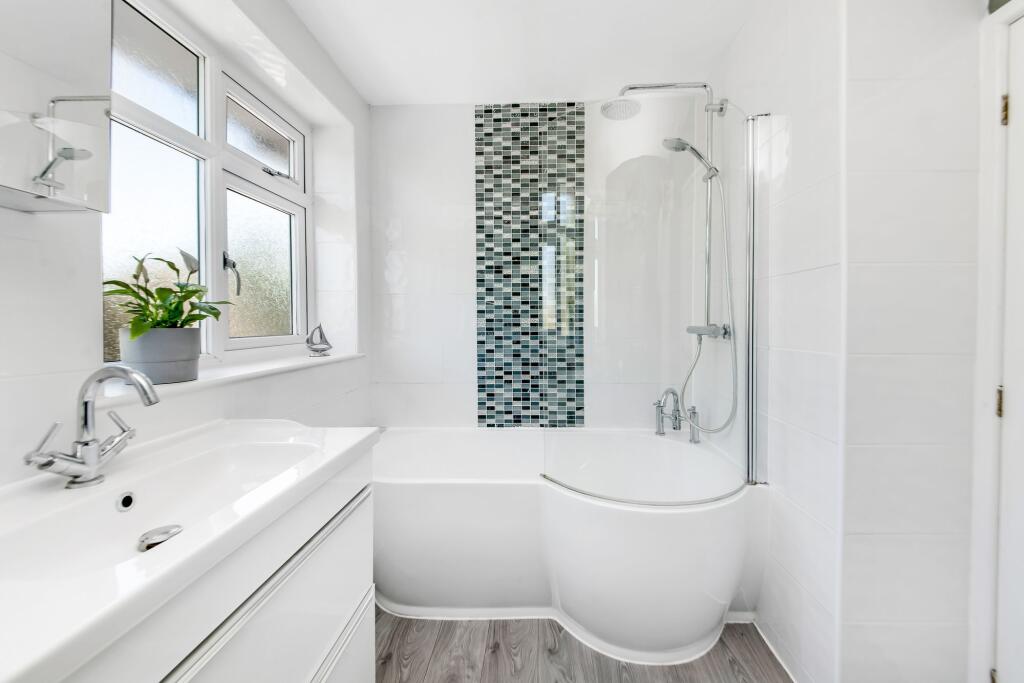 HOUSE BATHROOM