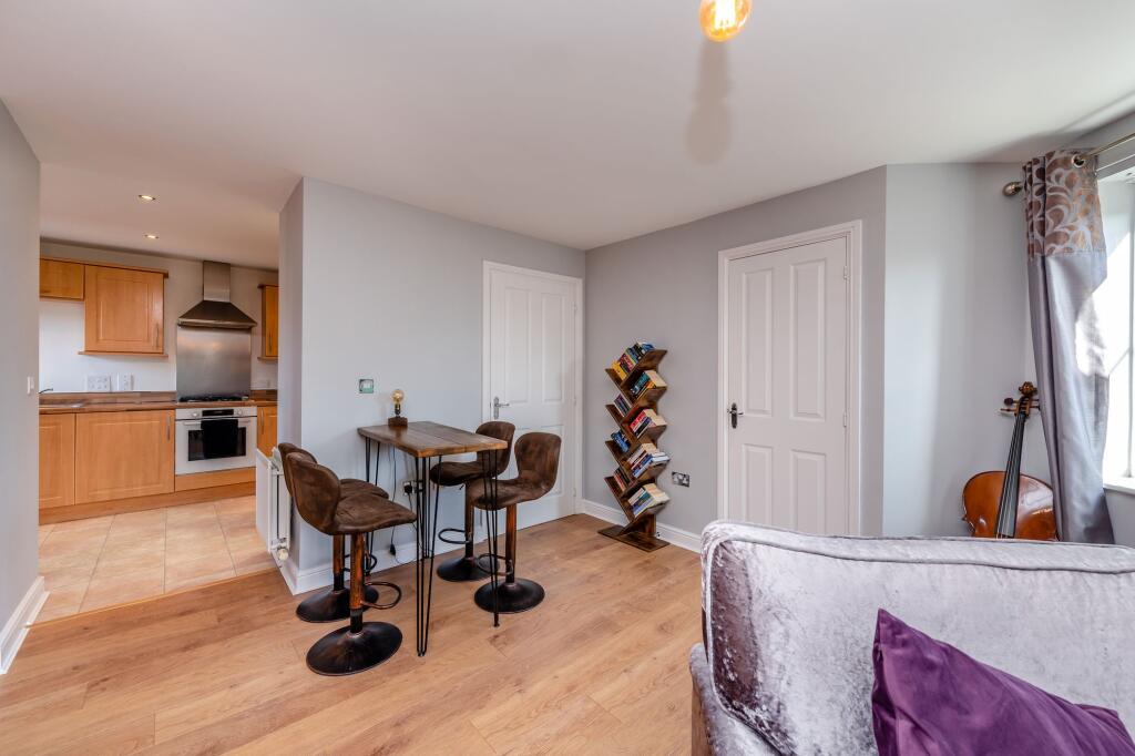 Lounge/dining room