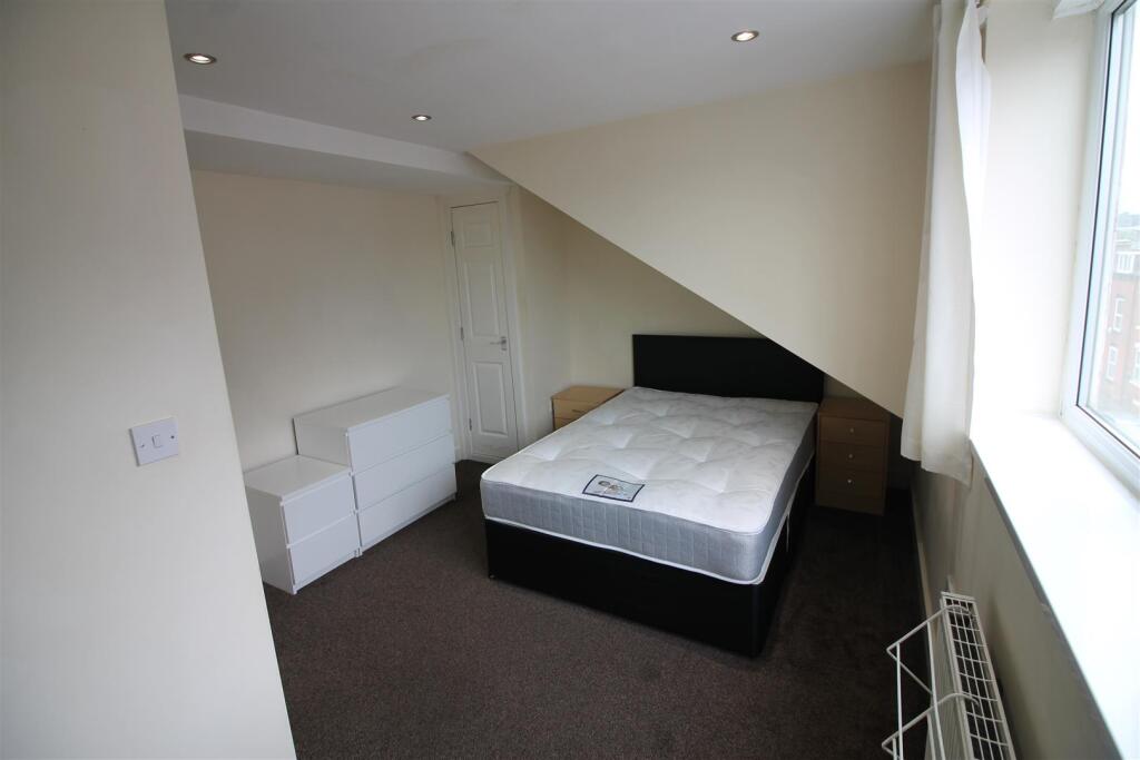 7AT- Bedroom 4.JPG