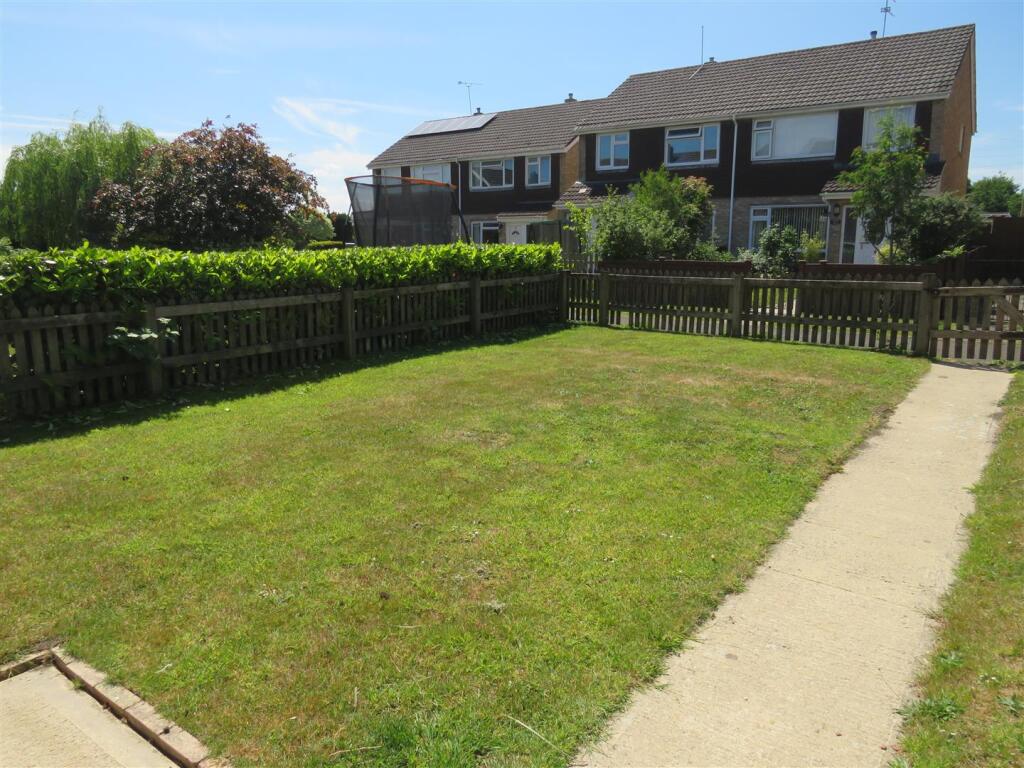 Front garden.JPG
