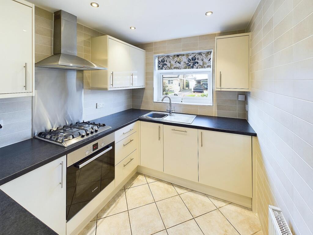 CAM04233G0-PR0010-STILL014