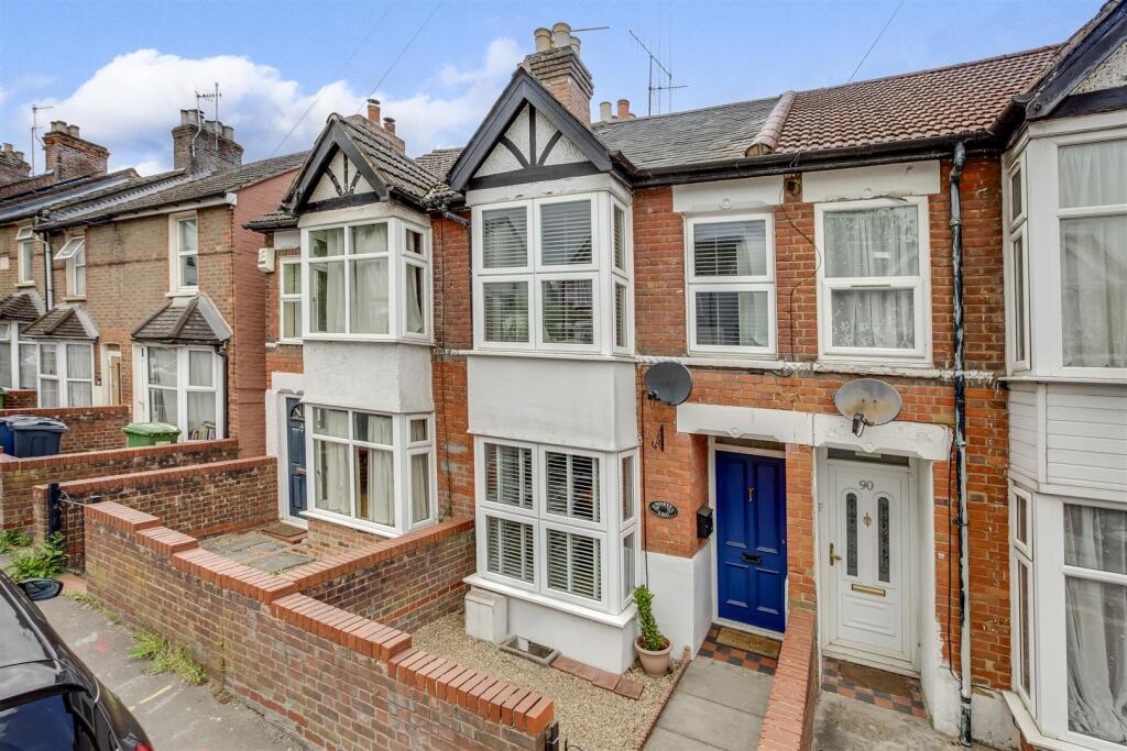 92 Oakridge Road, HP11 2PL-15.jpg