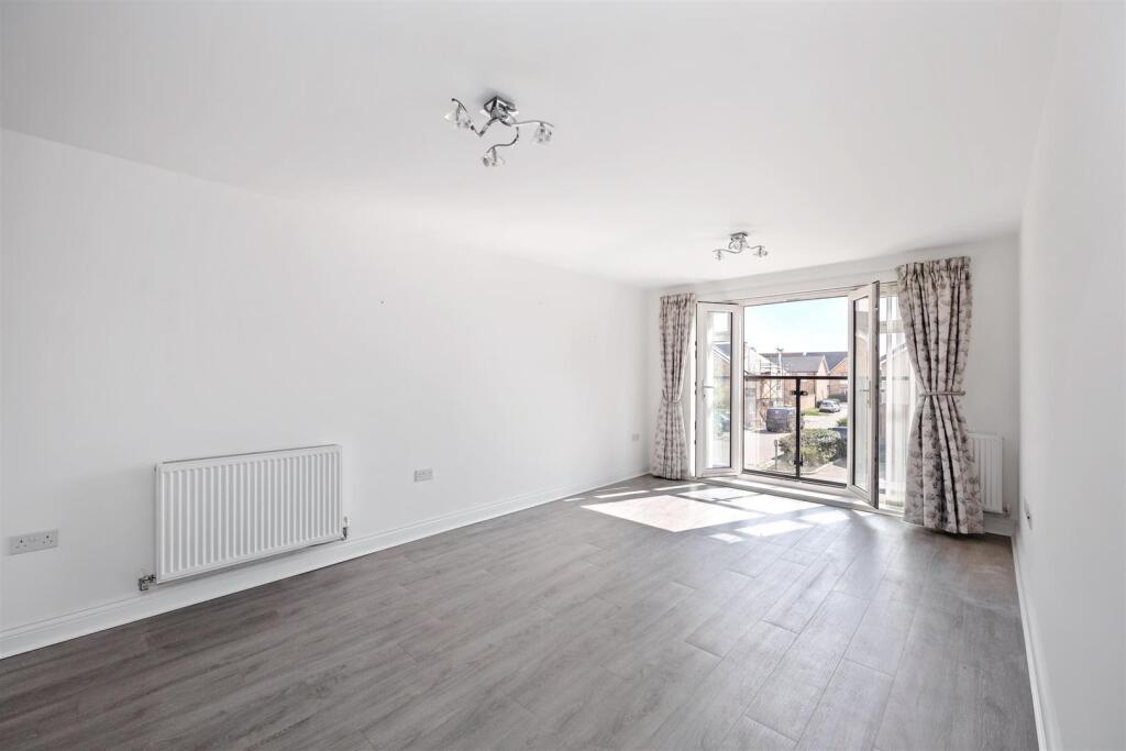 Lyndhurst House 8 LIVING SPACE 1.jpeg