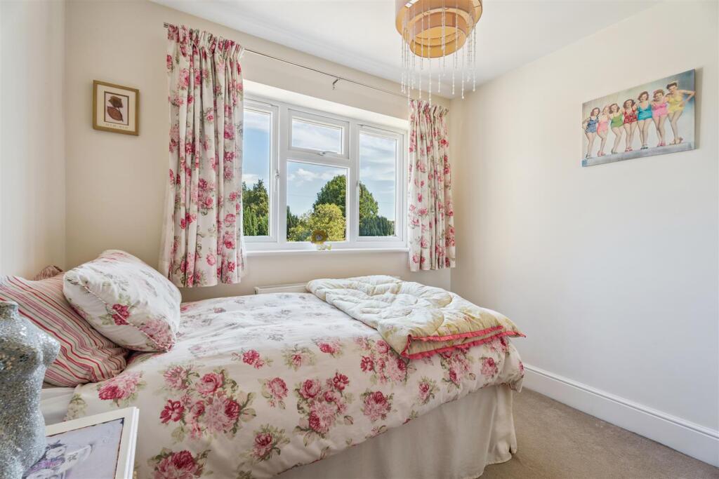 Bedroom 4 (First Floor)