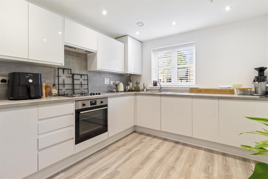 Windflower Chase 21-004.JPG