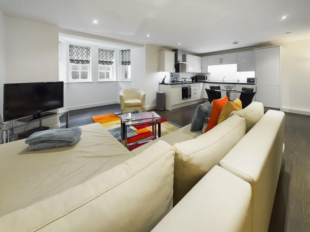 CAM02089G0-PR0415...