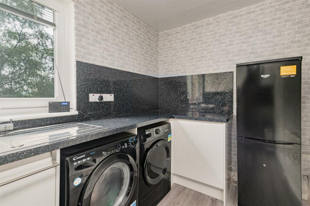 17 Kinneff Crescent Dundee-3.jpg