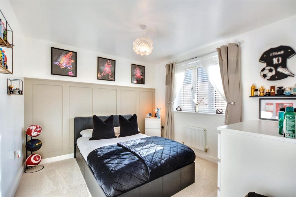 Bedroom 1_1.jpeg