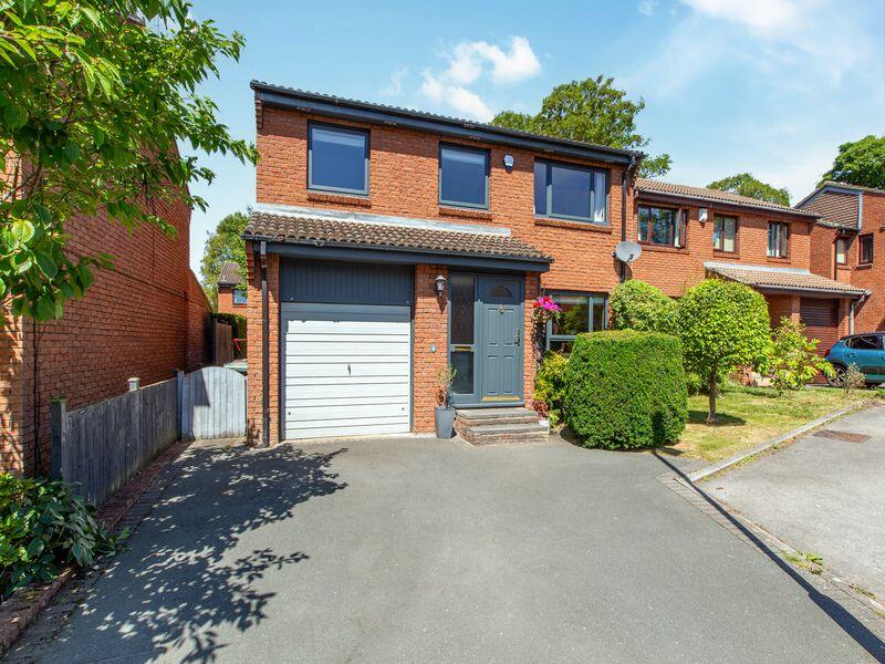 Stylish Family Home in a Peaceful LS8 Cul-de-Sac