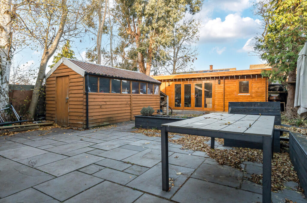 1382443-5-691eea5...