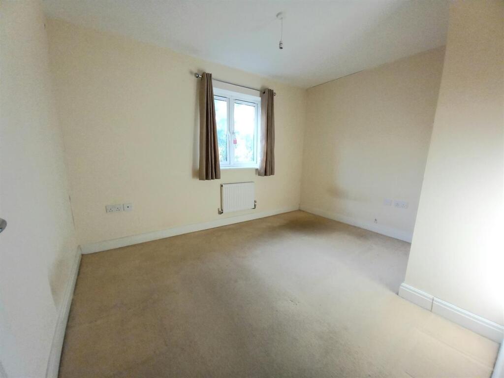 5 Pollards Bed 2.jpg