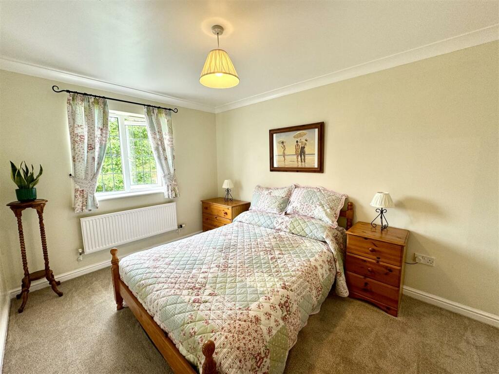BEDROOM 2