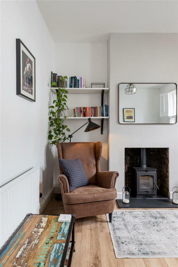 Curwen Avenue, E7