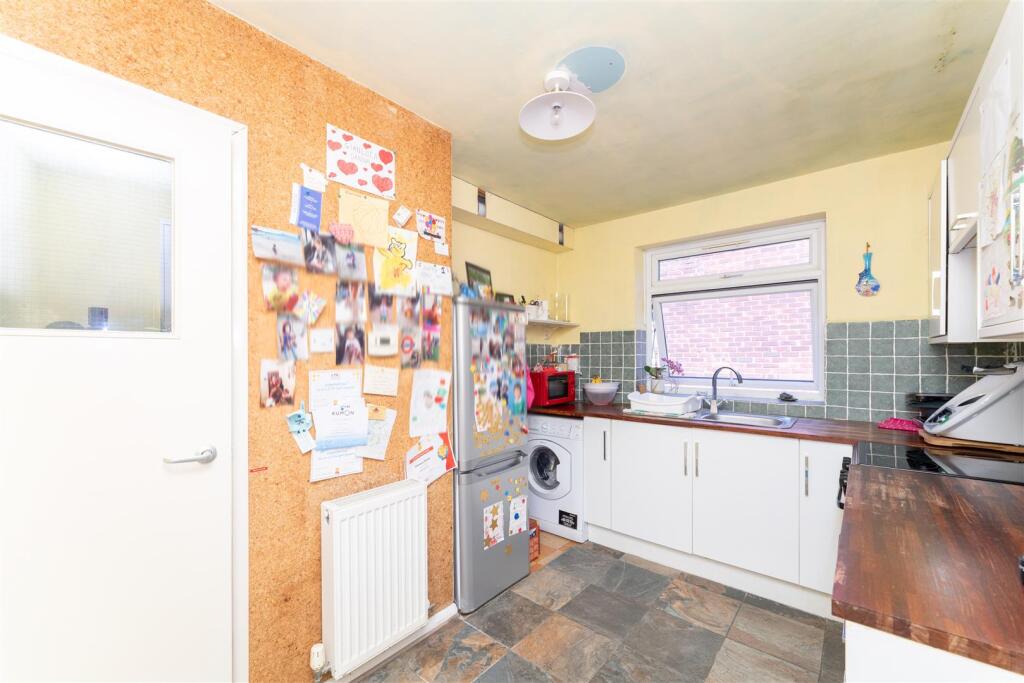 28 Azalea Kitch 2.jpg