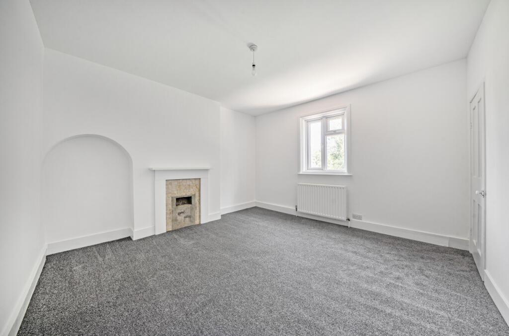 1318252-12-686d1b...