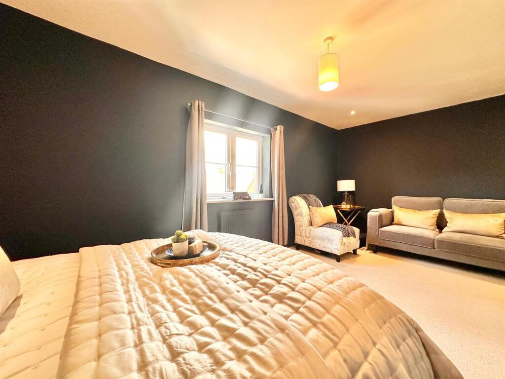 Bedroom 5/ Living Room